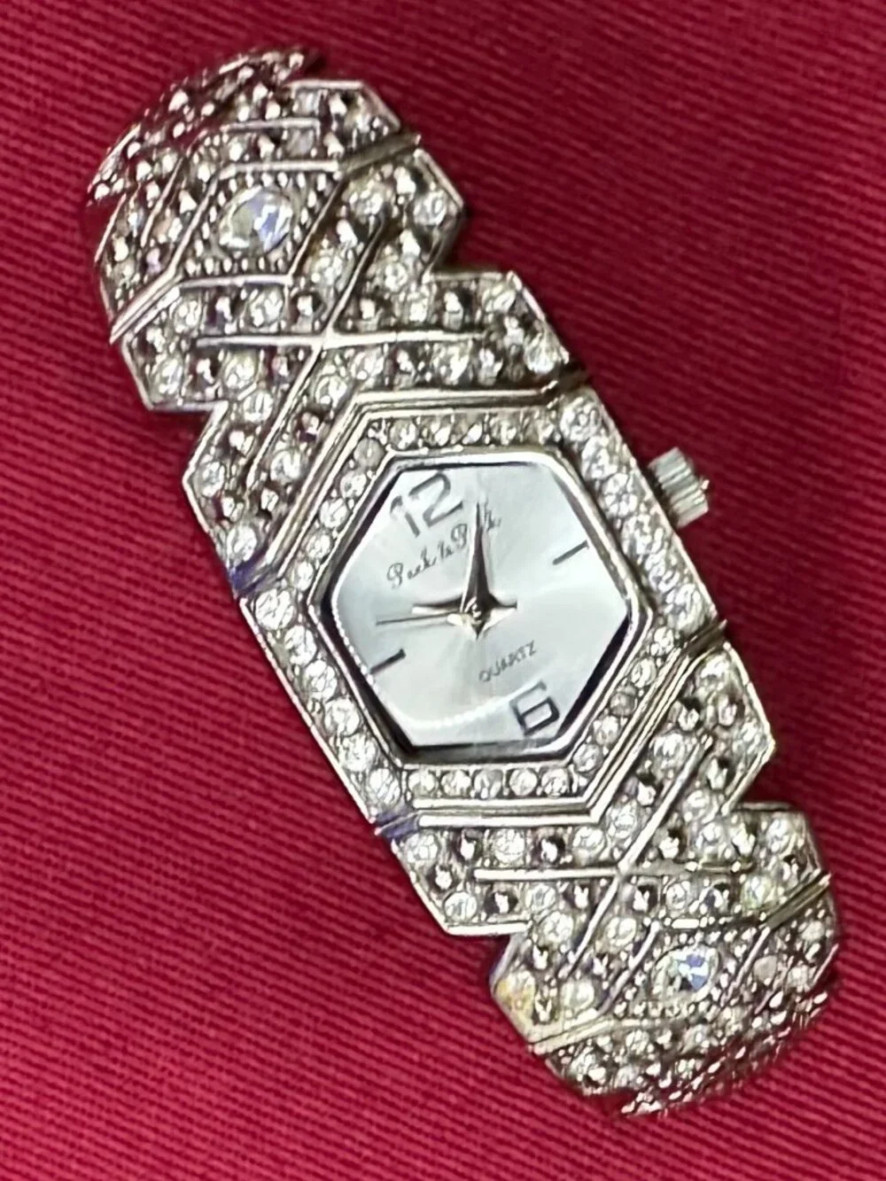 Peck & Peck Women’s Crystal Quartz Watch New Battery